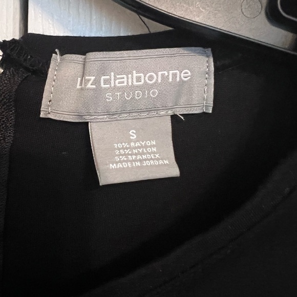 Liz Claiborne Scuba Top. Black, Size S with silver zipper in back. - Picture 4 of 5